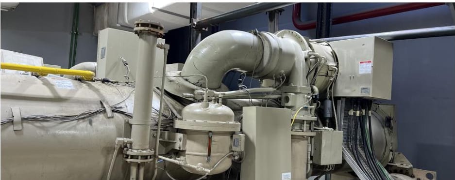 Amiri Hospital — Screw compressor & control head detail